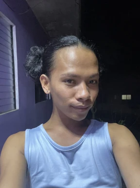 <span>Mark Louise, 25</span> <span style='width: 25px; height: 16px; float: right; background-image: url(/bitmaps/flags_small/PH.PNG)'> </span><br><span>Makati, 菲律宾</span> <input type='button' class='joinbtn' style='float: right' value='JOIN NOW' />