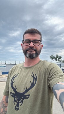 <span>Shane, 47</span>&nbsp;<span style='width: 25px; height: 16px; float: right; background-image: url(/bitmaps/flags_small/US.PNG)'>&nbsp;</span><br><span>Greenwood, United States of America</span>&nbsp;<input type='button' class='joinbtn' style='float: right' value='JOIN NOW' />