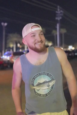 <span>Dave, 26</span> <span style='width: 25px; height: 16px; float: right; background-image: url(/bitmaps/flags_small/US.PNG)'> </span><br><span>Houston, สหรัฐอเมริกา</span> <input type='button' class='joinbtn' style='float: right' value='JOIN NOW' />