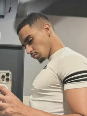 English men looking for love