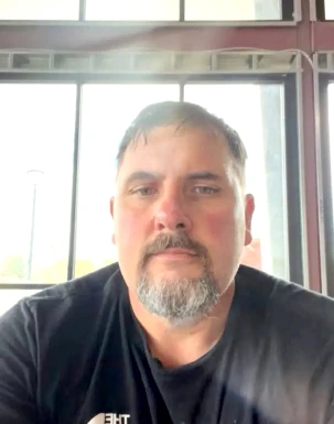 <span>Jerad, 47</span> <span style='width: 25px; height: 16px; float: right; background-image: url(/bitmaps/flags_small/US.PNG)'> </span><br><span>Phoenix, United States of America</span> <input type='button' class='joinbtn' style='float: right' value='JOIN NOW' />