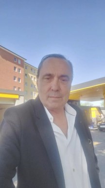 <span>Peter , 56</span> <span style='width: 25px; height: 16px; float: right; background-image: url(/bitmaps/flags_small/DE.PNG)'> </span><br><span>Platz, Germany</span> <input type='button' class='joinbtn' style='float: right' value='JOIN NOW' />