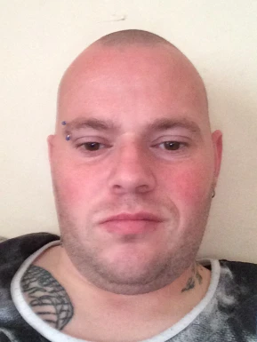 English men looking for love